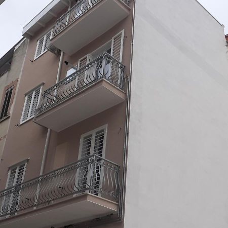 Palazzo Galante Aparthotel Margherita Di Savoia Bagian luar foto