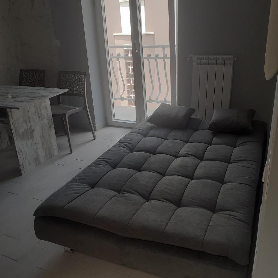 Palazzo Galante Aparthotel Margherita Di Savoia Bagian luar foto