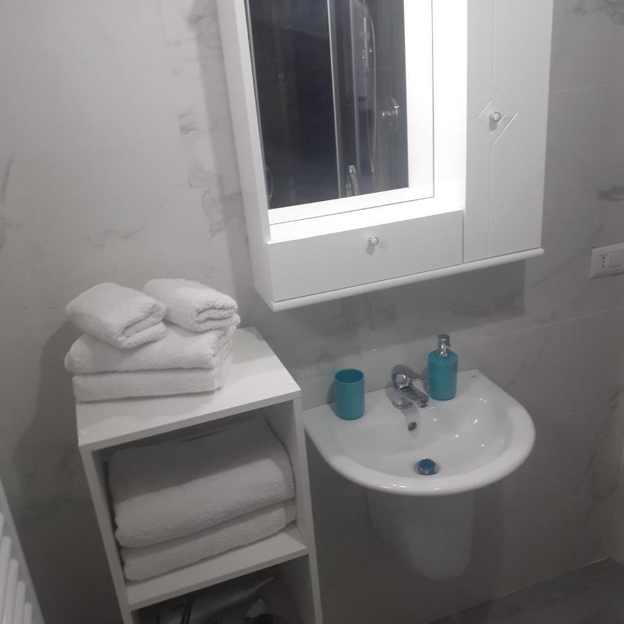 Palazzo Galante Aparthotel Margherita Di Savoia Bagian luar foto